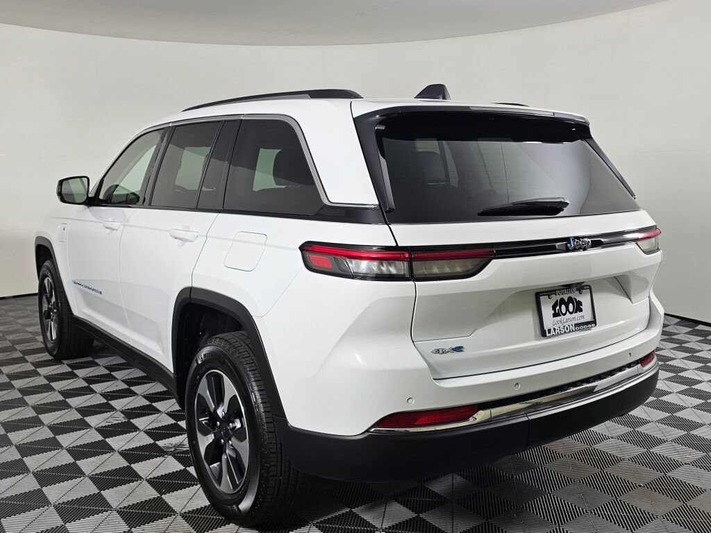 Used 2023 Jeep Grand Cherokee 4WD 4xe image 5