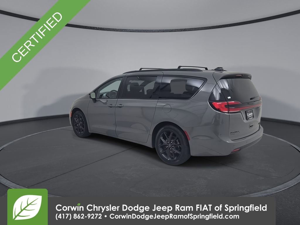 Certified 2025 Chrysler Pacifica Limited image 11