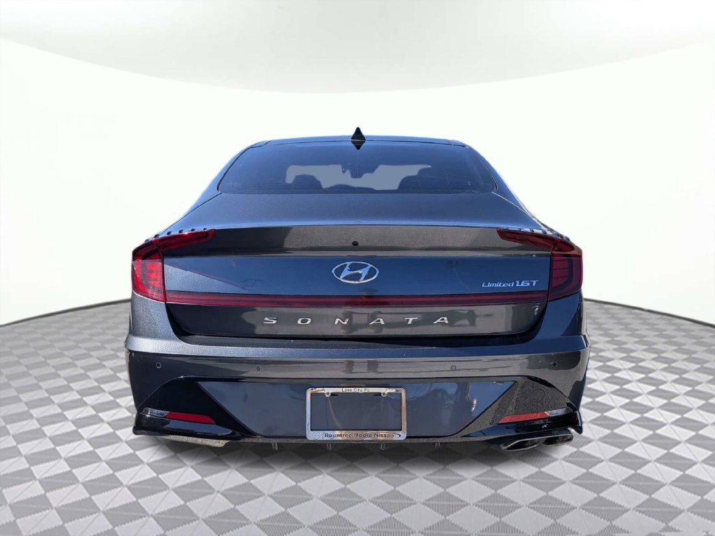 Used 2023 Hyundai Sonata Limited w/ Preferred Accessory Package FWD image 2