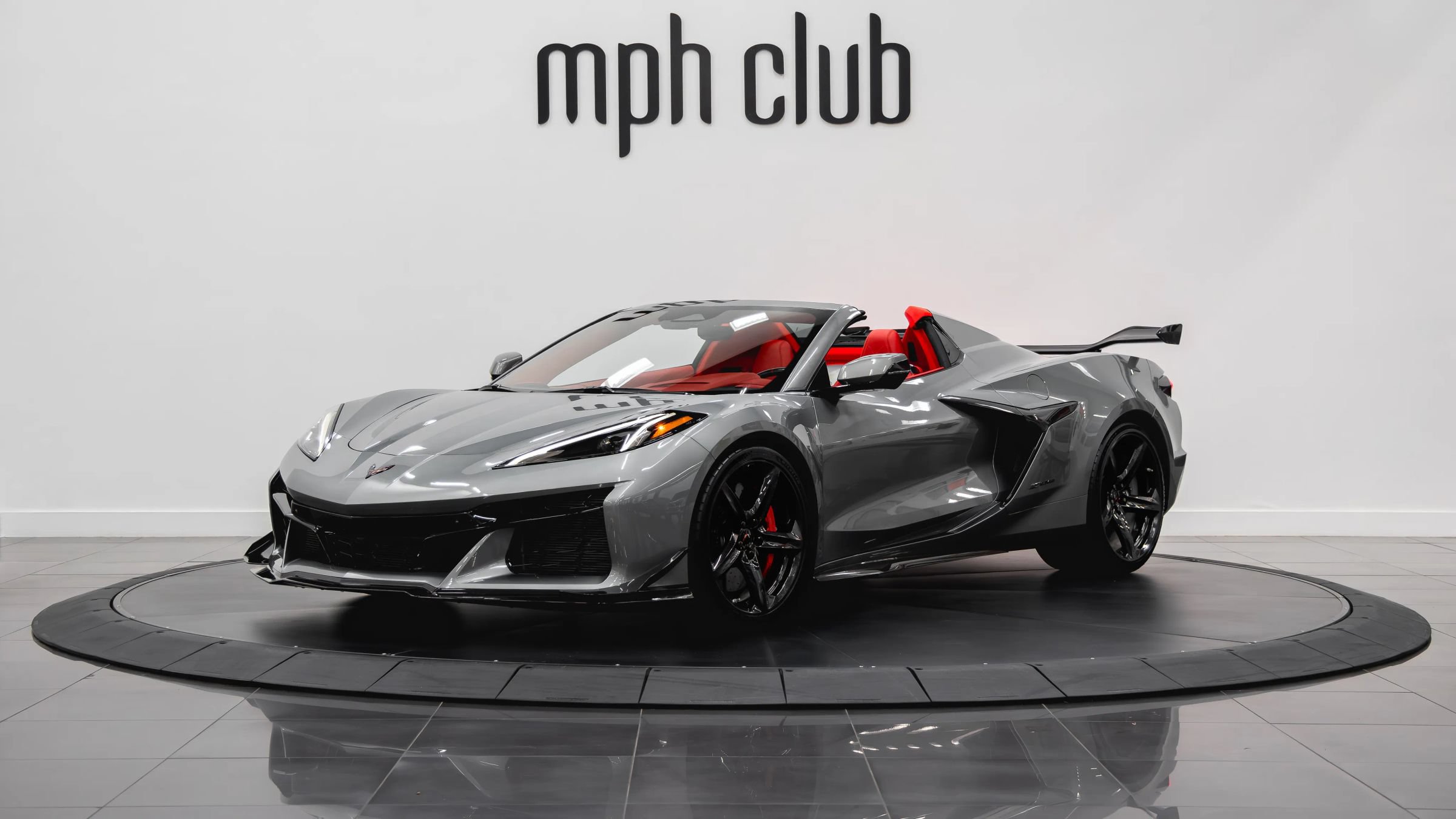 Used 2024 Chevrolet Corvette Z06 w/ Z07 Performance Package RWD image 13