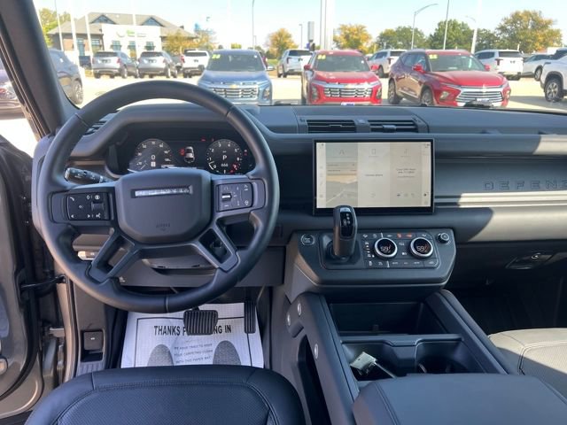Used 2025 Land Rover Defender 110 X-Dynamic SE image 24