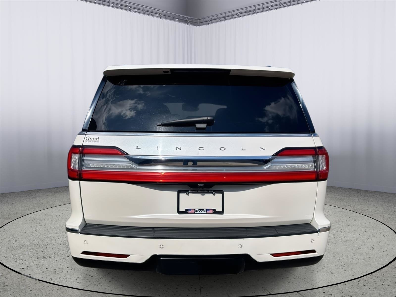 Used 2018 Lincoln Navigator Select AWD/4WD image 18