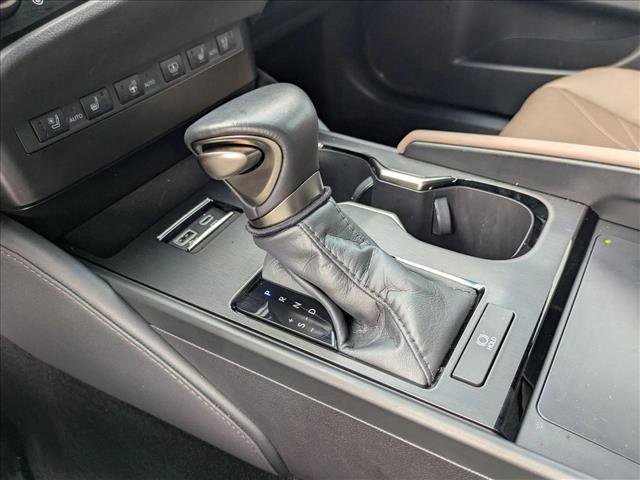 Used 2024 Lexus ES 350 w/ Luxury Package image 11