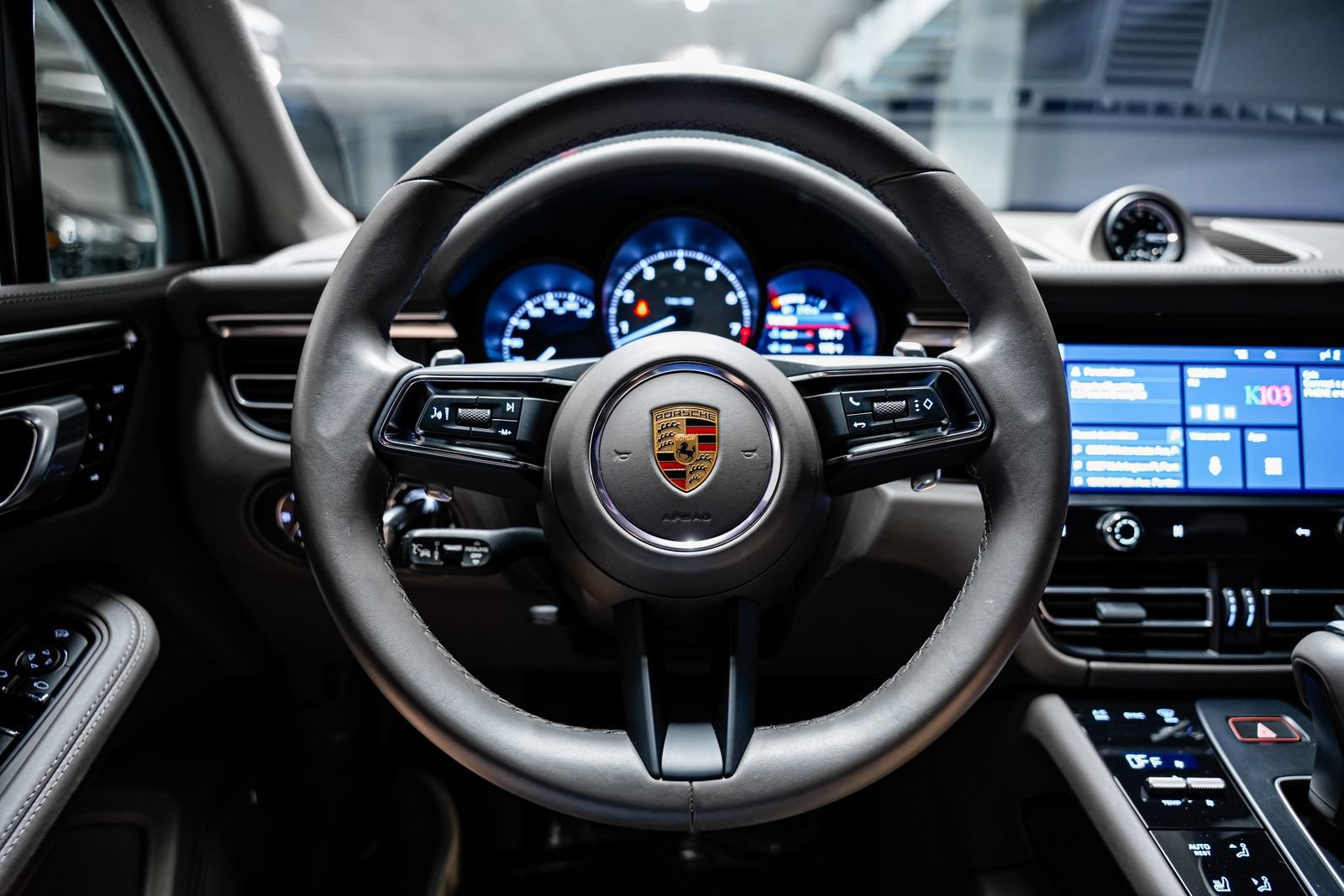 Used 2024 Porsche Macan S AWD/4WD image 10