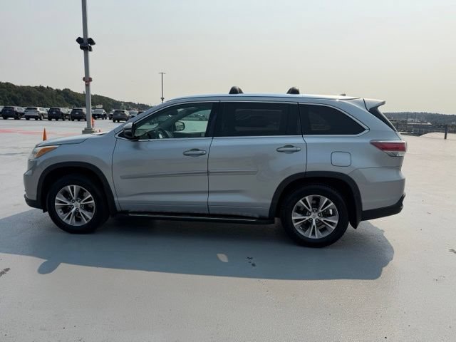 Used 2015 Toyota Highlander XLE AWD/4WD image 6