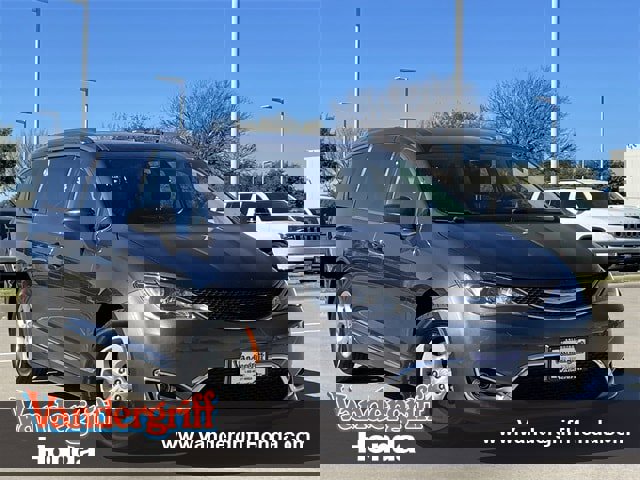 Used 2017 Chrysler Pacifica Touring-L Plus