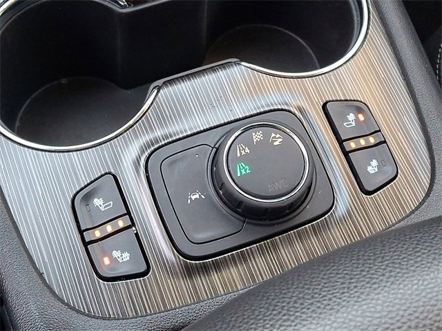 Used 2023 GMC Acadia SLT image 26