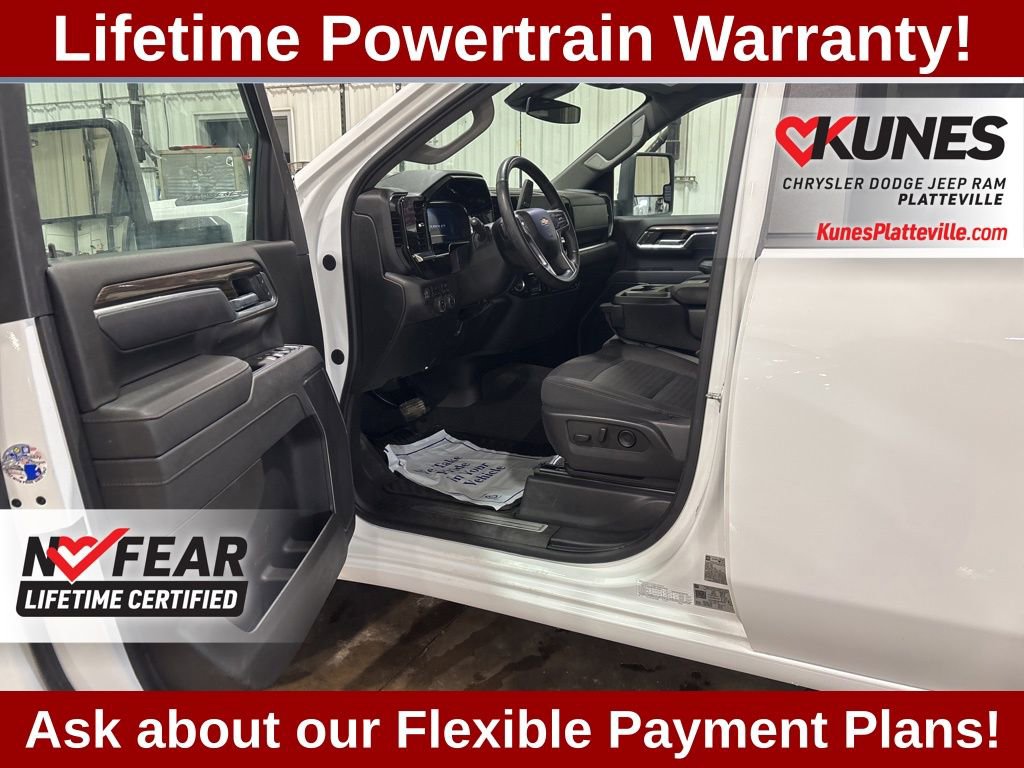 Used 2025 Chevrolet Silverado 2500 LT w/ Convenience Package image 18