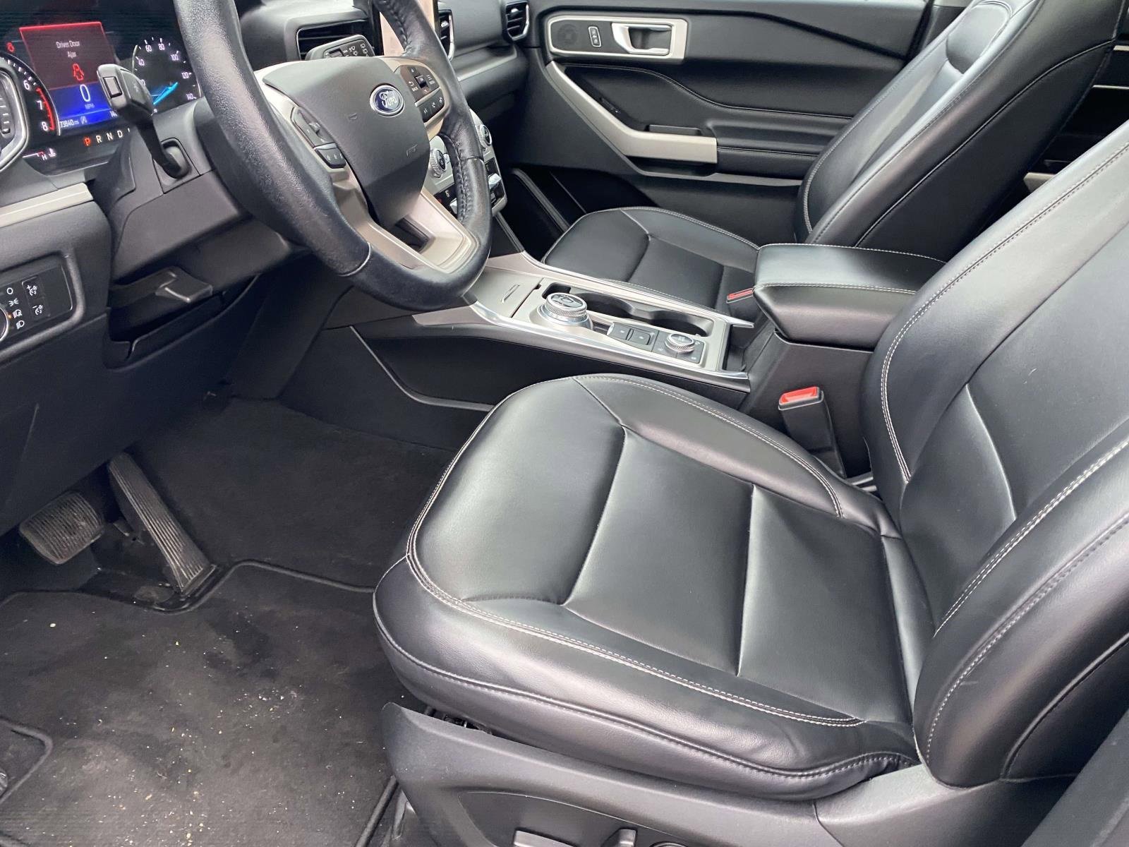 Used 2021 Ford Explorer XLT w/ Equipment Group 202A image 13