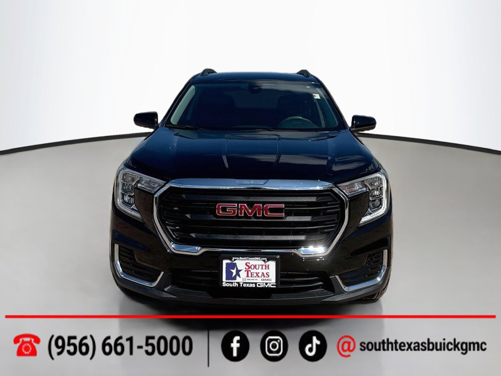 Used 2024 GMC Terrain SLE w/ Driver Convenience Package FWD image 2