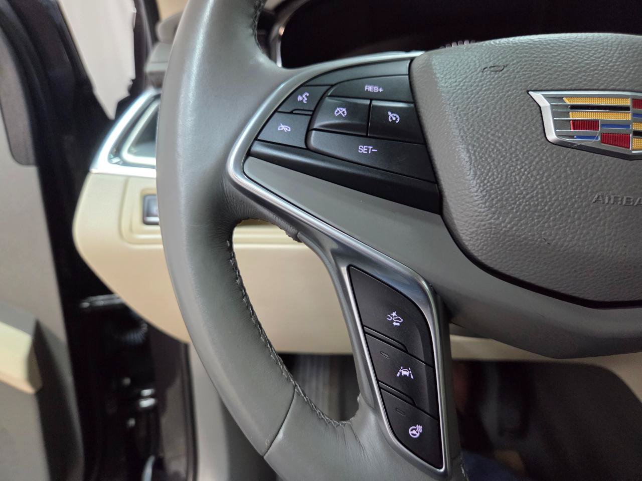 Used 2017 Cadillac XT5 Premium Luxury w/ Advanced Security Package AWD/4WD image 32