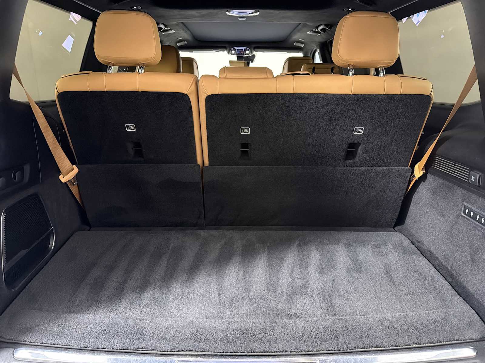 Used 2022 Jeep Grand Wagoneer Series III w/ Rear Seat Video Group 1 image 19