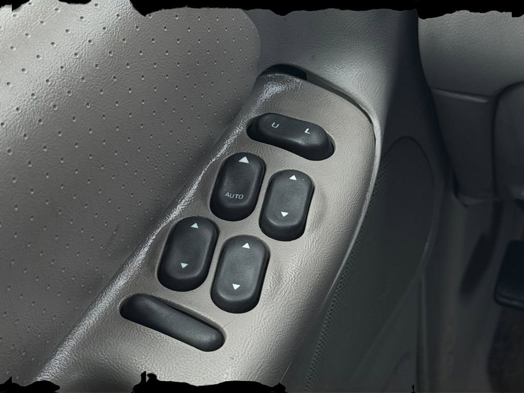 Used 1996 Ford Explorer XL RWD image 13