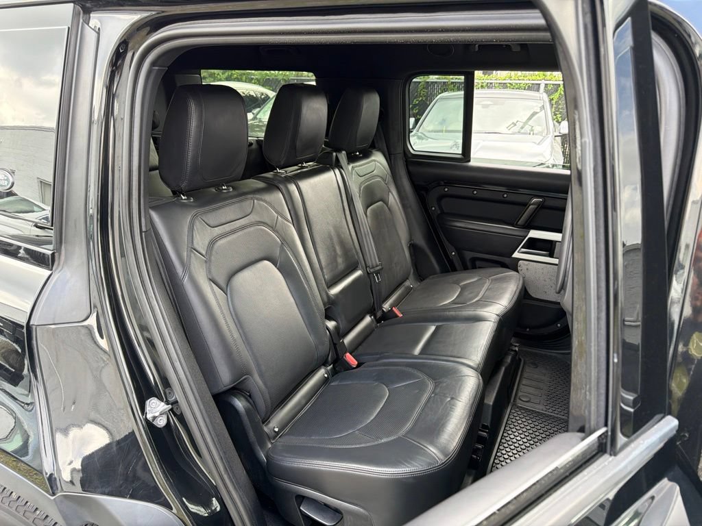 Used 2023 Land Rover Defender 130 SE AWD/4WD image 16