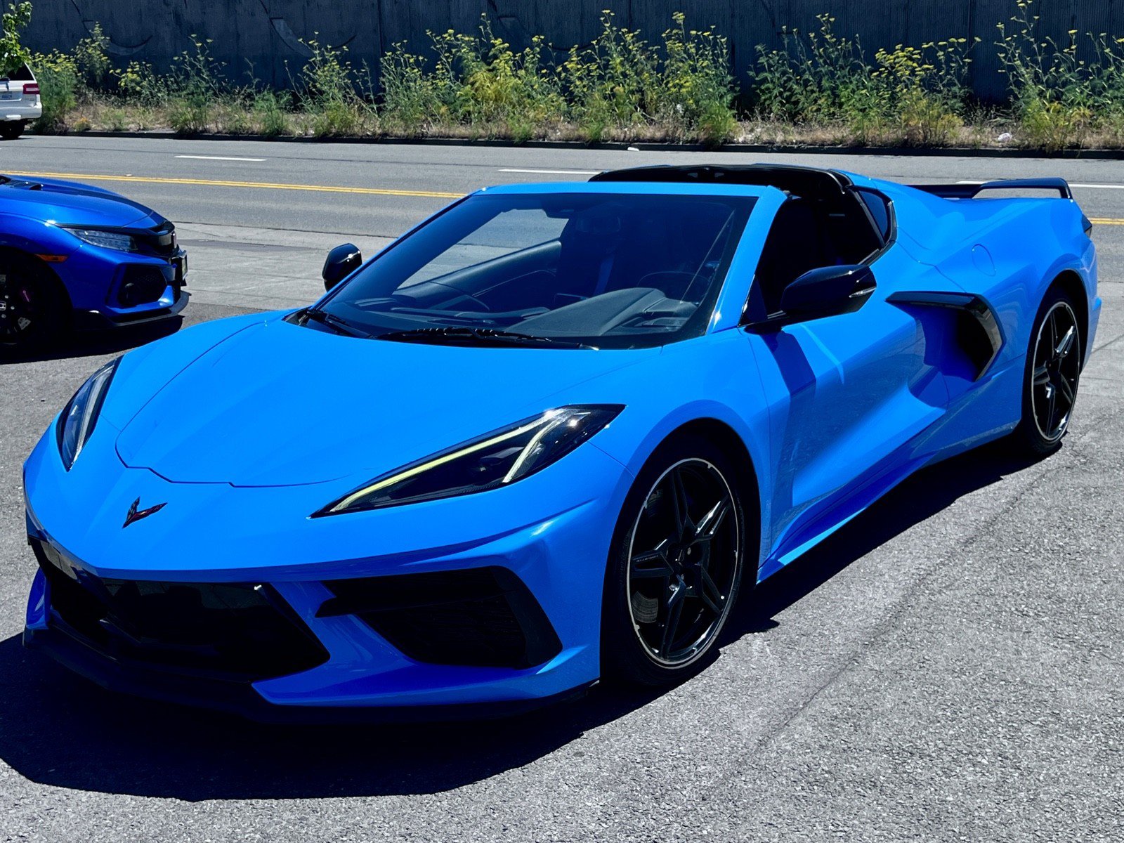 Used 2021 Chevrolet Corvette Stingray Coupe w/ Z51 Performance Package RWD image 10
