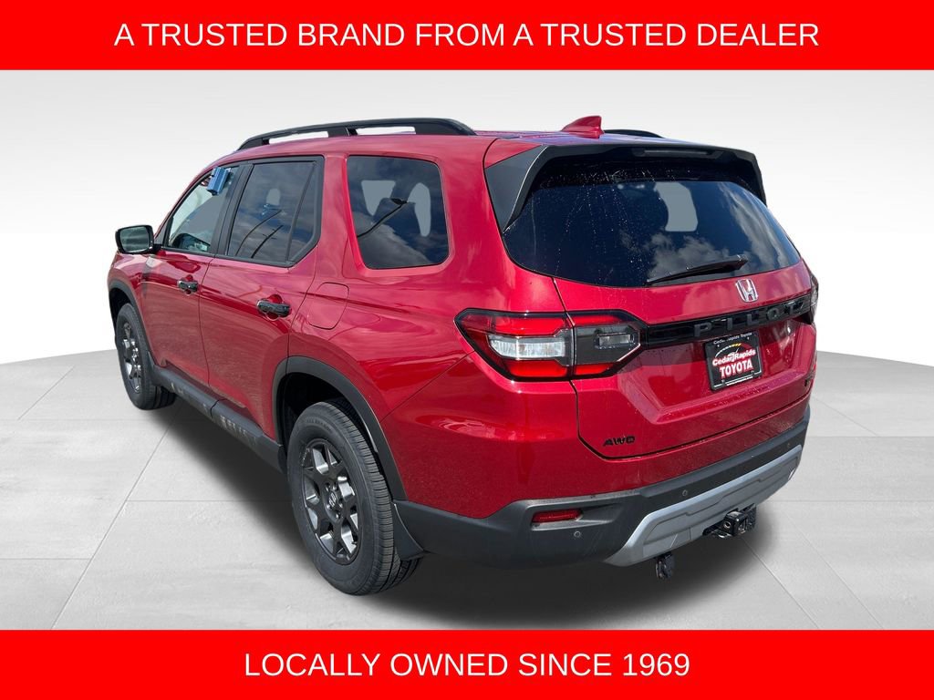 Used 2024 Honda Pilot TrailSport image 3