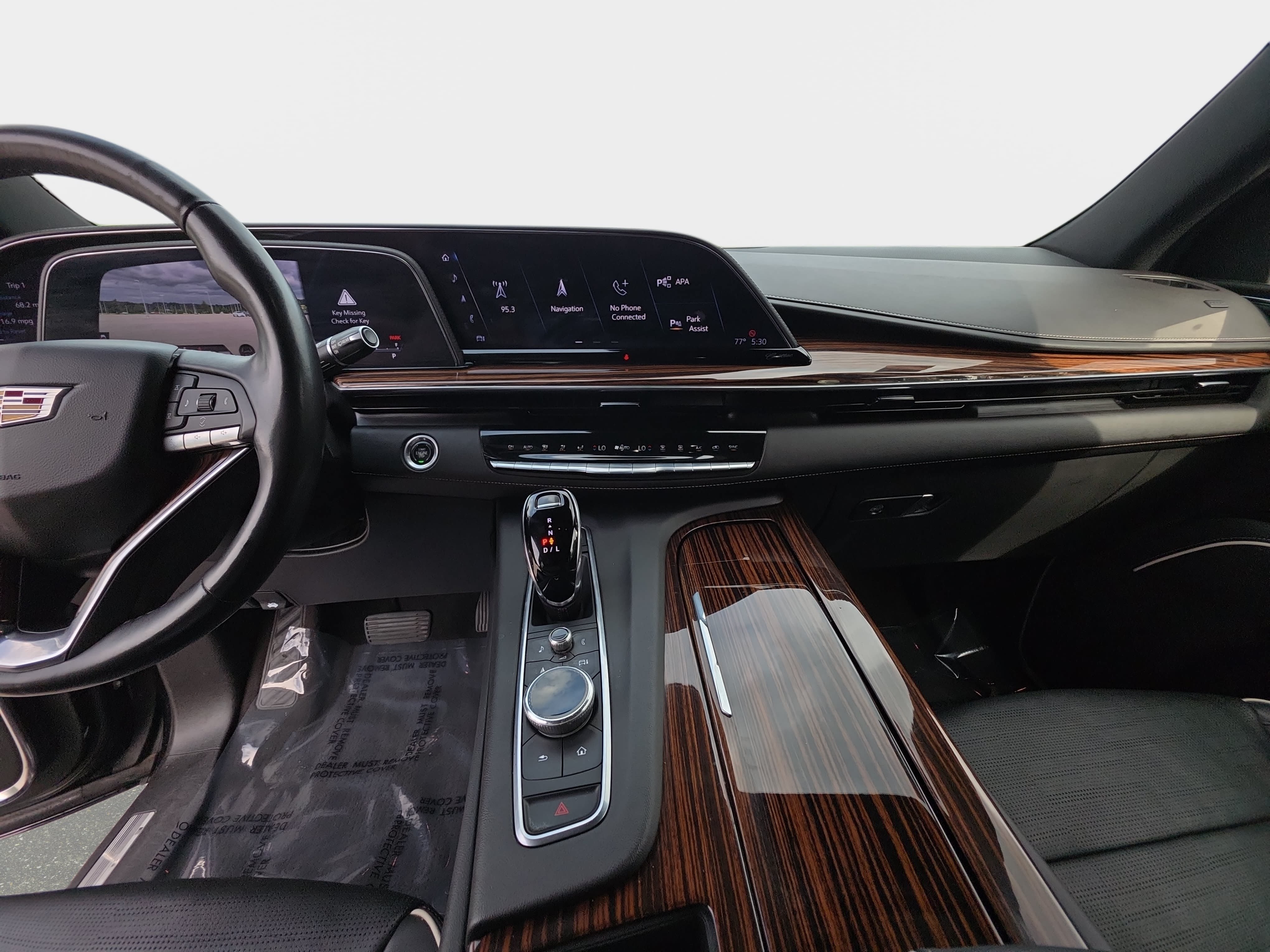 Used 2022 Cadillac Escalade Premium Luxury w/ LPO, Radiant Package AWD/4WD image 21