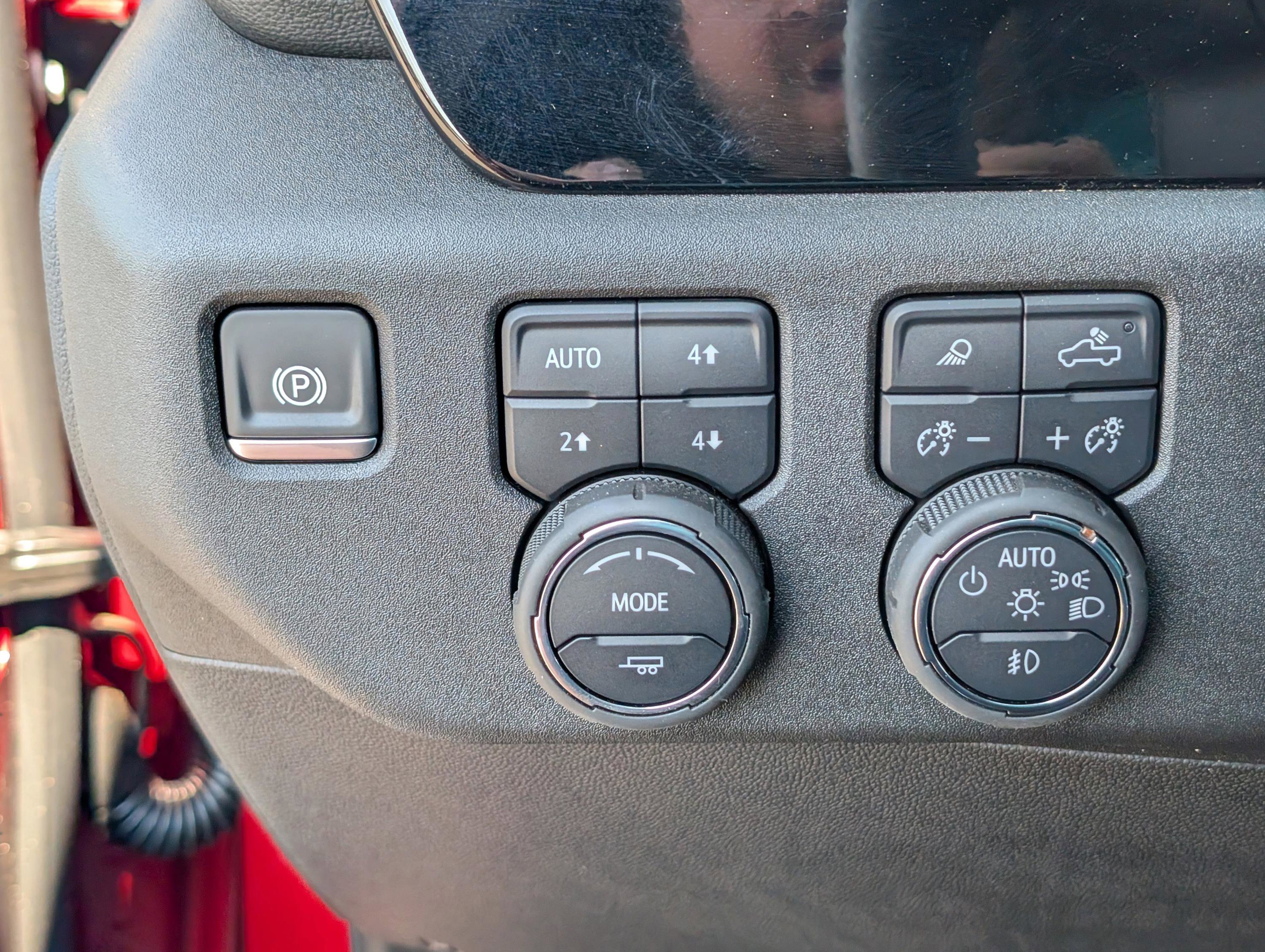 Certified 2025 Chevrolet Silverado 2500 LTZ w/ LTZ Plus Package image 19
