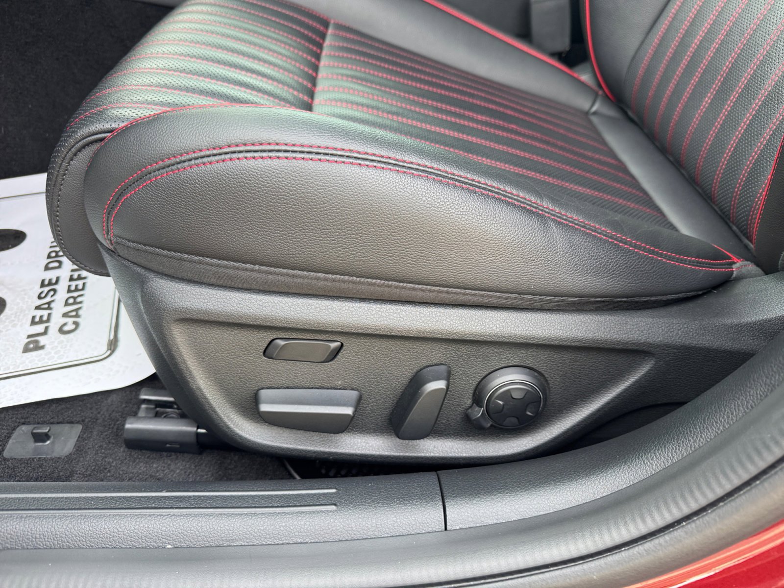 Used 2024 Genesis G70 3.3T Advanced image 14