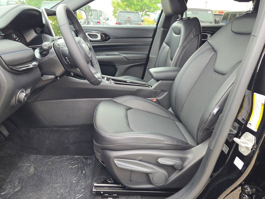 New 2026 Jeep Compass Latitude image 22