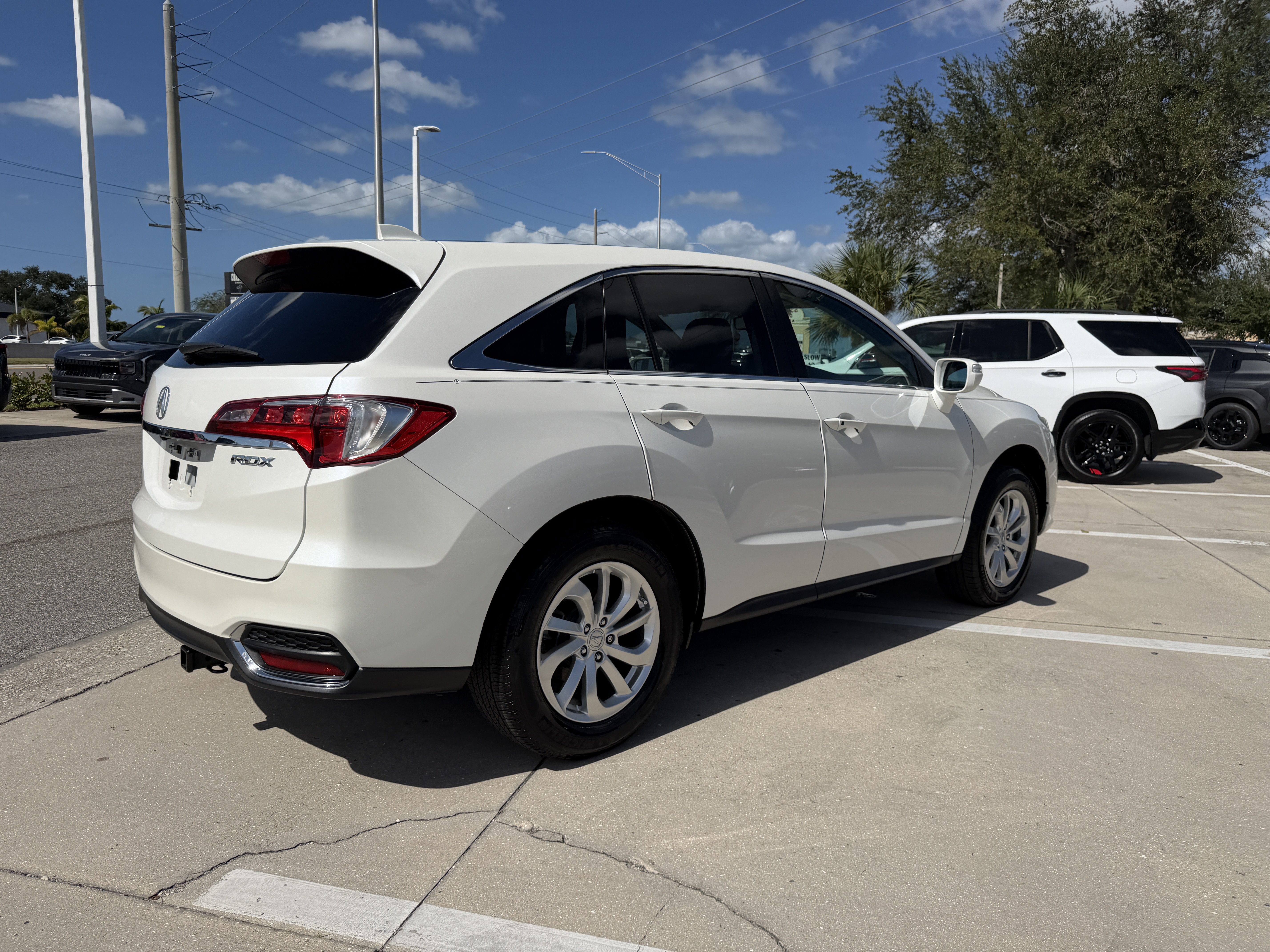 Used 2018 Acura RDX w/ Tech & AcuraWatch Plus Pack FWD image 4