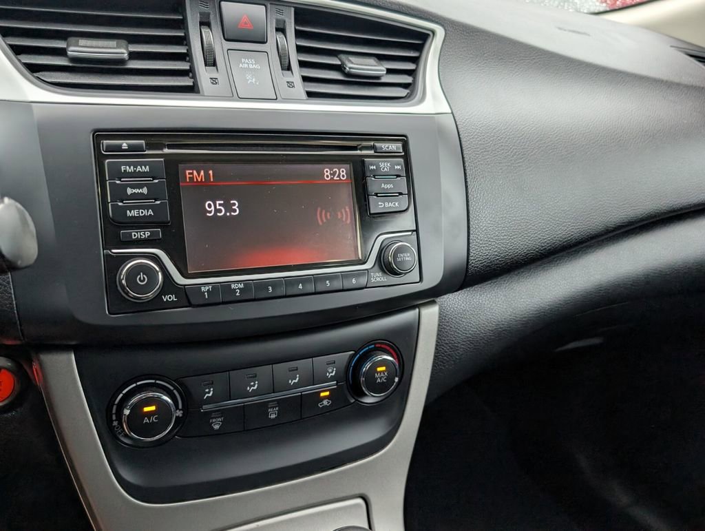 Used 2015 Nissan Sentra SV image 19