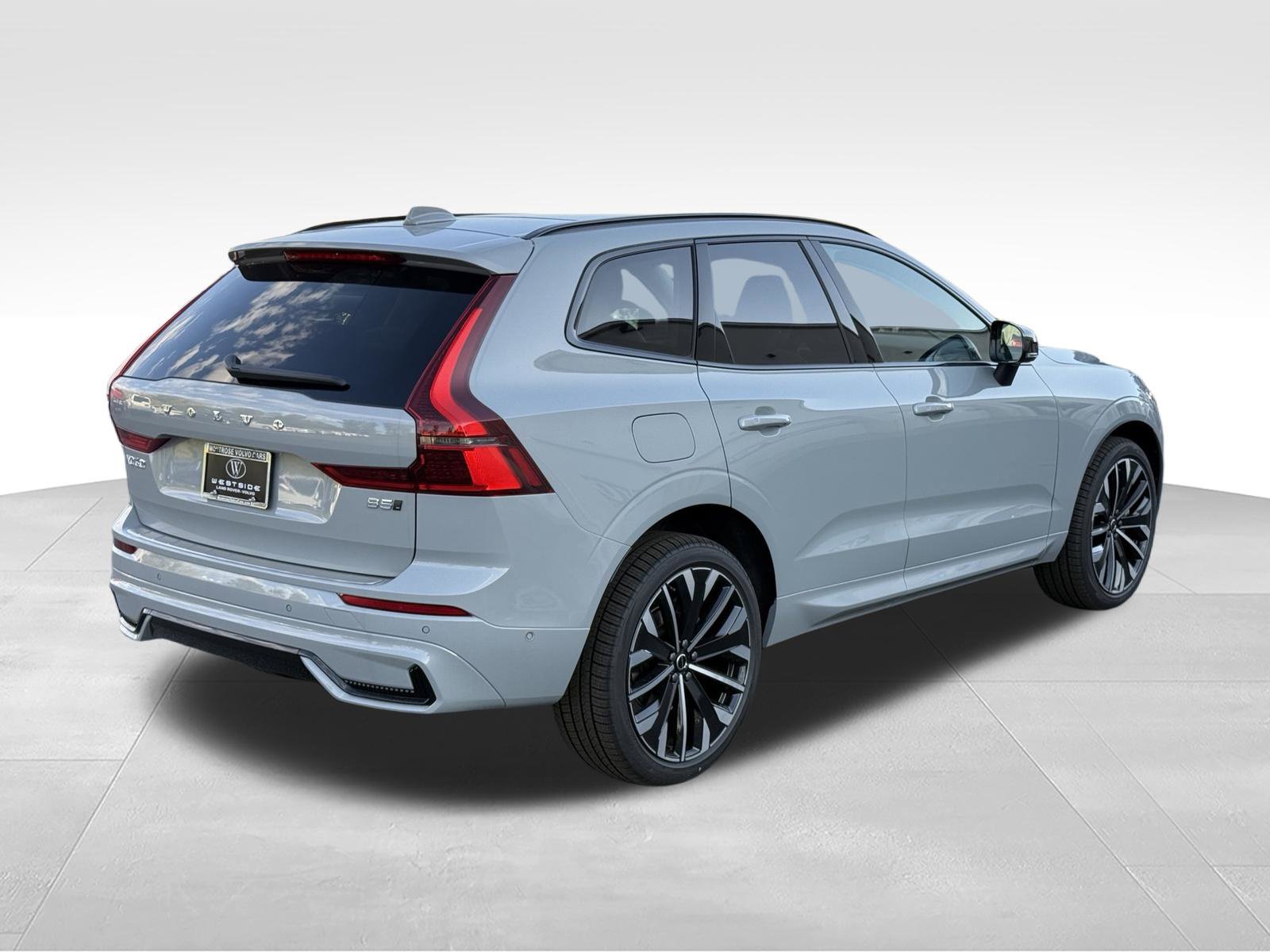 New 2027 Volvo XC60 B5 Ultra AWD/4WD image 6