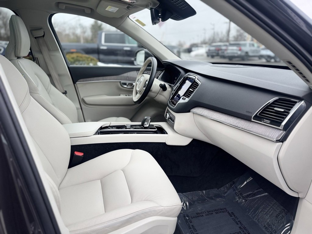 Used 2024 Volvo XC90 B6 Plus w/ Protection Package Premier image 11