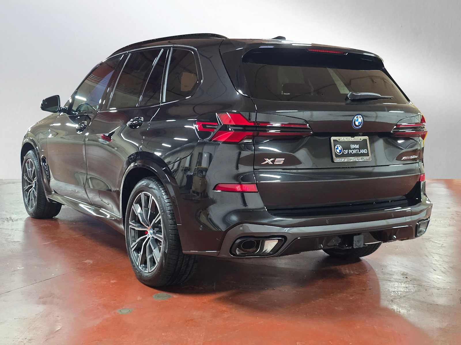 Used 2026 BMW X5 xDrive50e w/ M Sport Package AWD/4WD image 5