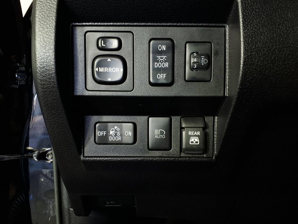 Used 2021 Toyota Tundra SR5 w/ SR5 Leather Package RWD image 24