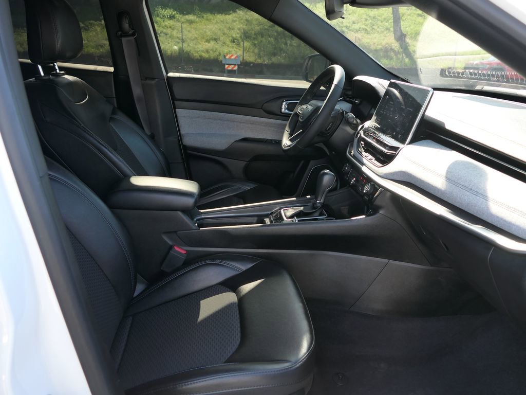 Used 2023 Jeep Compass Latitude image 26