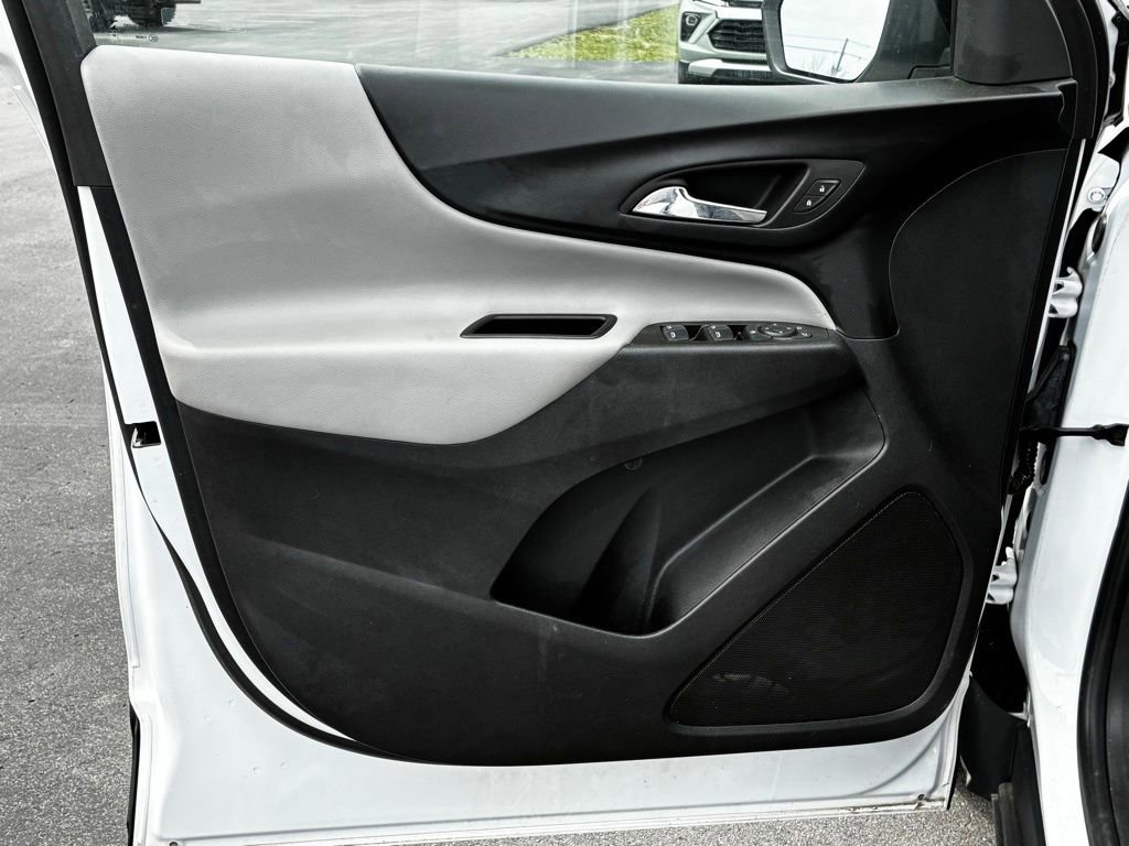 Used 2023 Chevrolet Equinox LS w/ LS Convenience Package FWD image 16