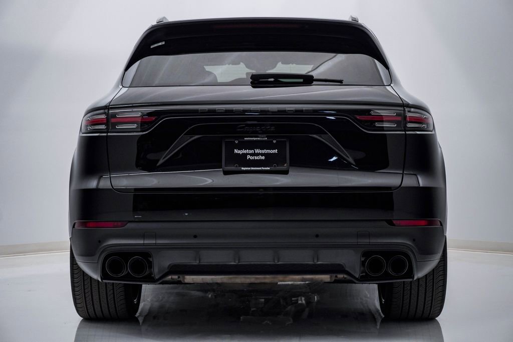 Certified 2023 Porsche Cayenne Platinum Edition image 11