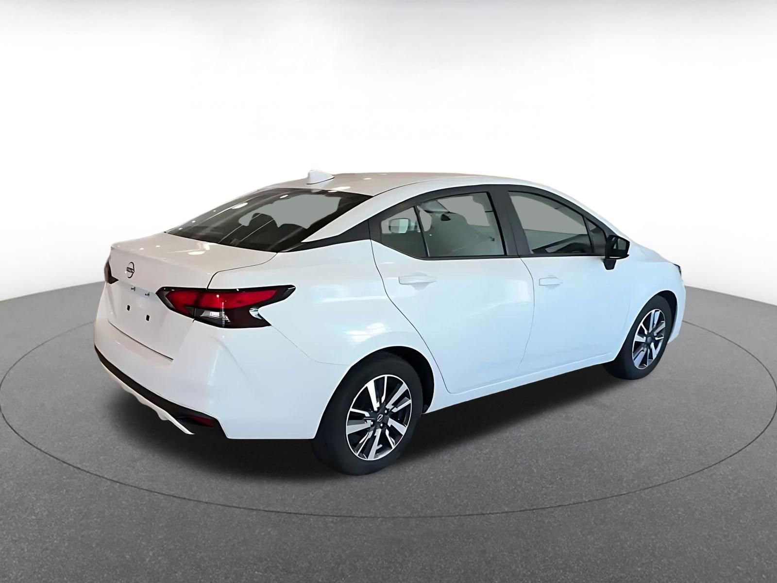 Used 2025 Nissan Versa SV image 12