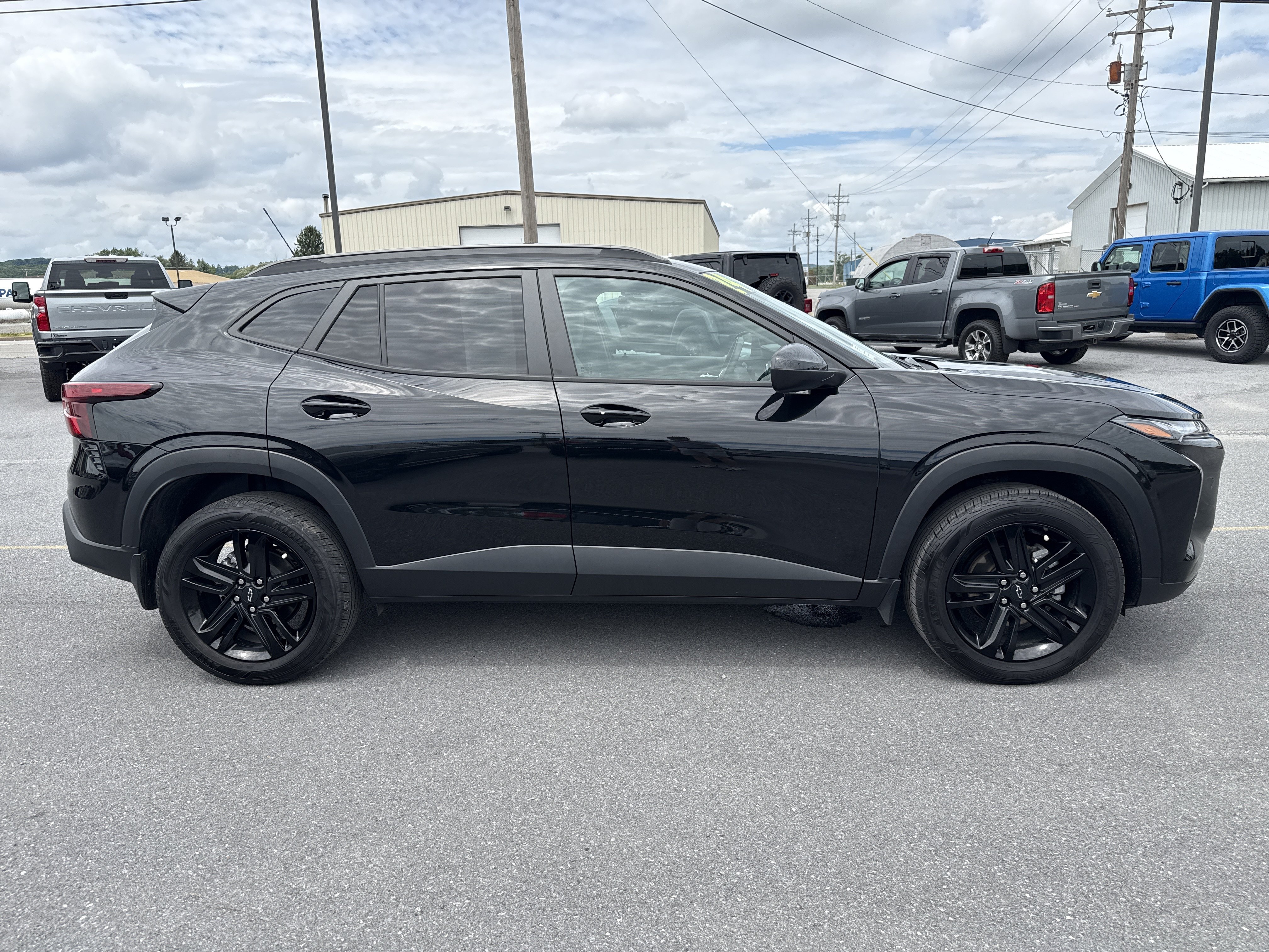 Used 2024 Chevrolet Trax ACTIV w/ Driver Confidence Package FWD image 12