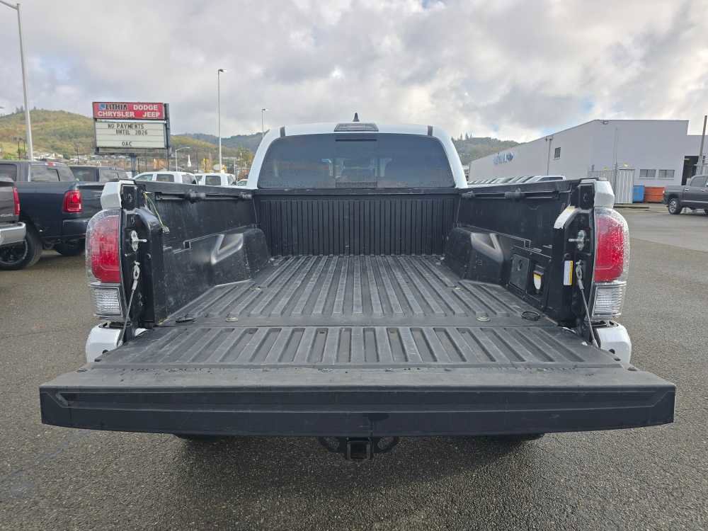 Used 2021 Toyota Tacoma Limited image 19