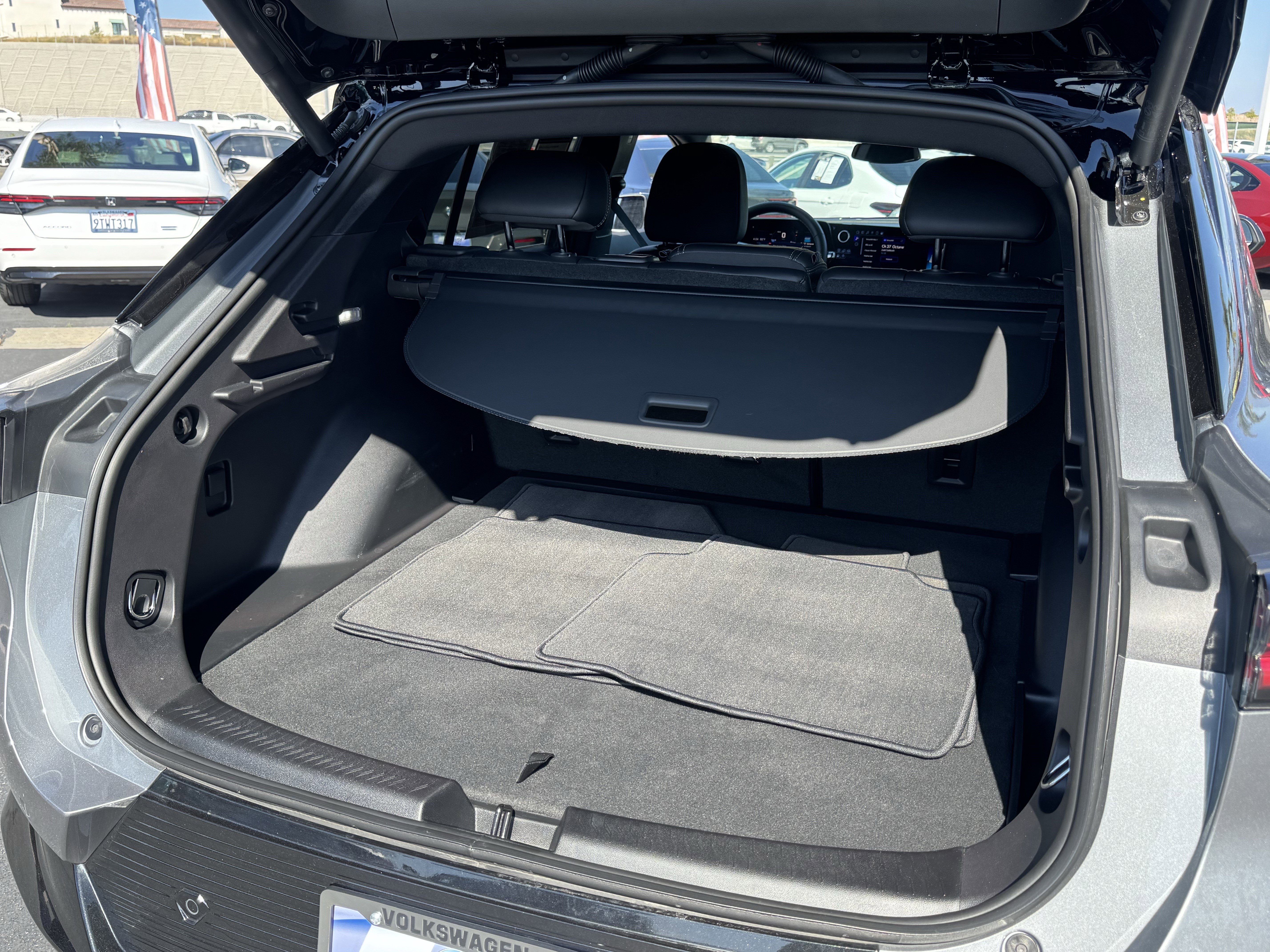 Used 2025 Chevrolet Equinox EV LT FWD image 35