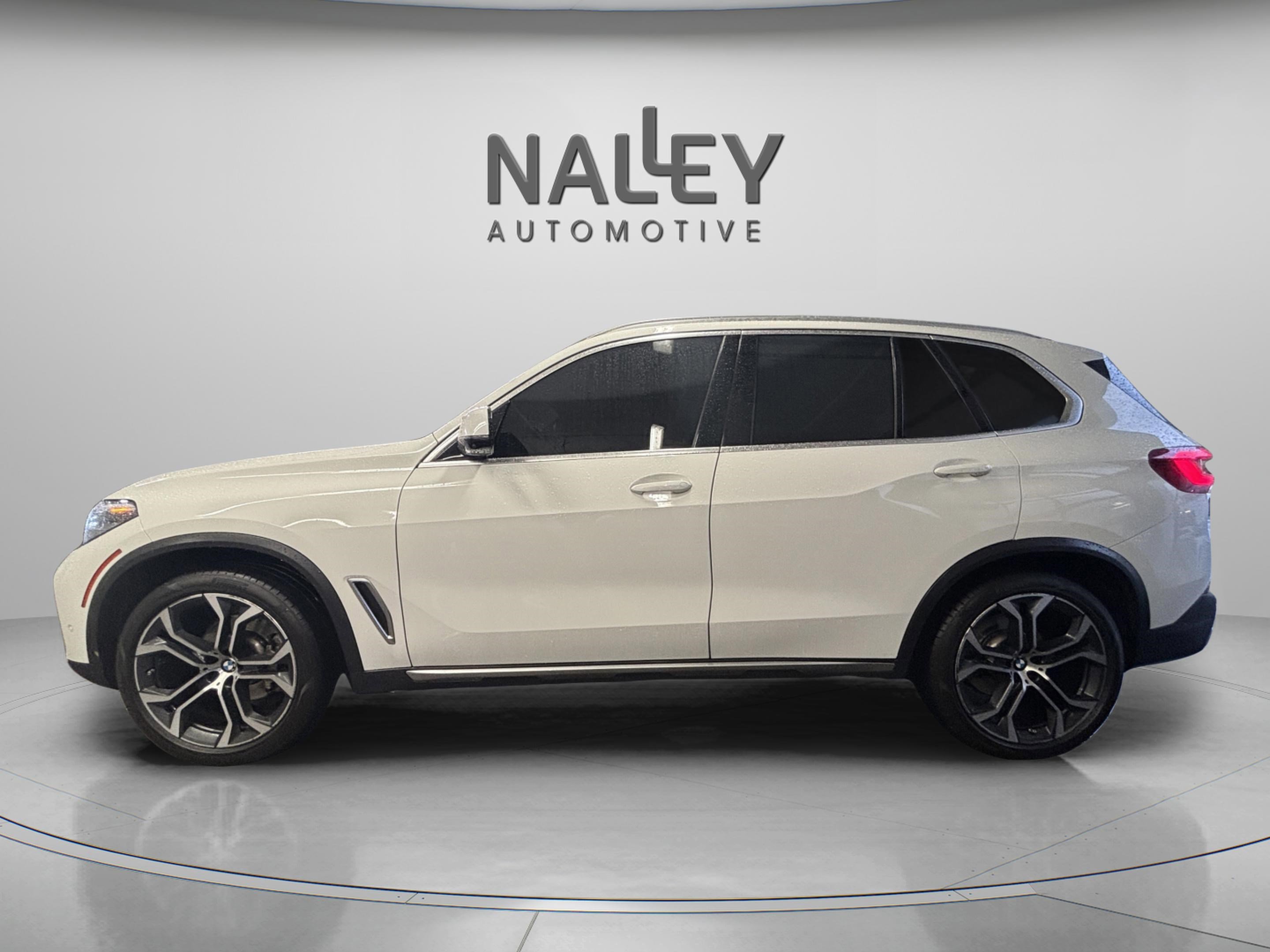 Used 2021 BMW X5 sDrive40i w/ Convenience Package image 2