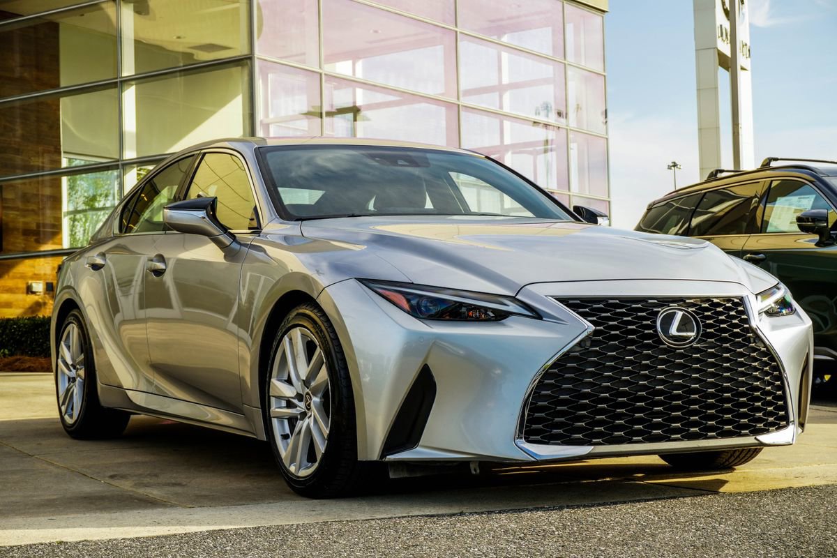 Used 2023 Lexus IS 300 w/ Comfort Package RWD image 4