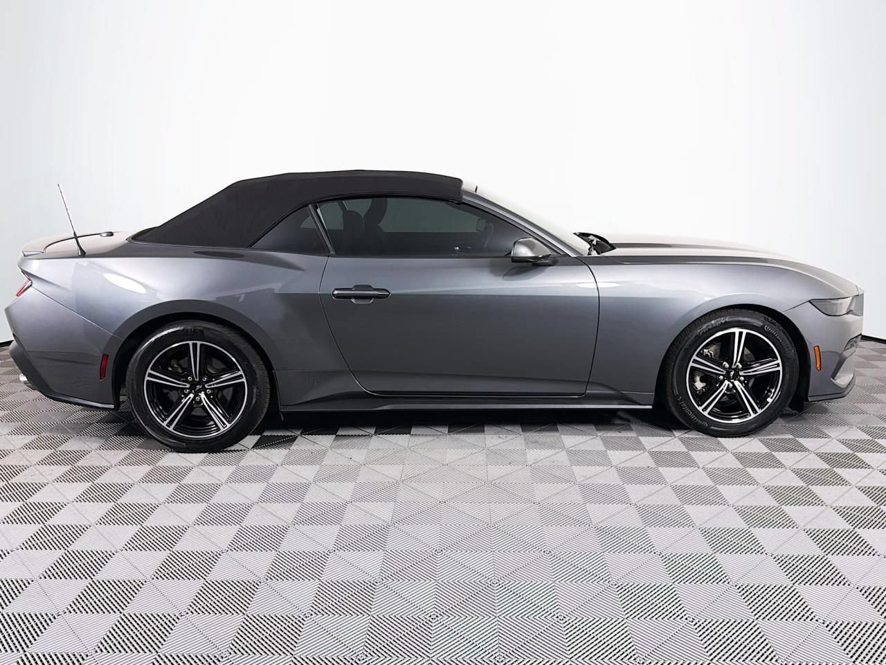 Used 2025 Ford Mustang Premium RWD image 27