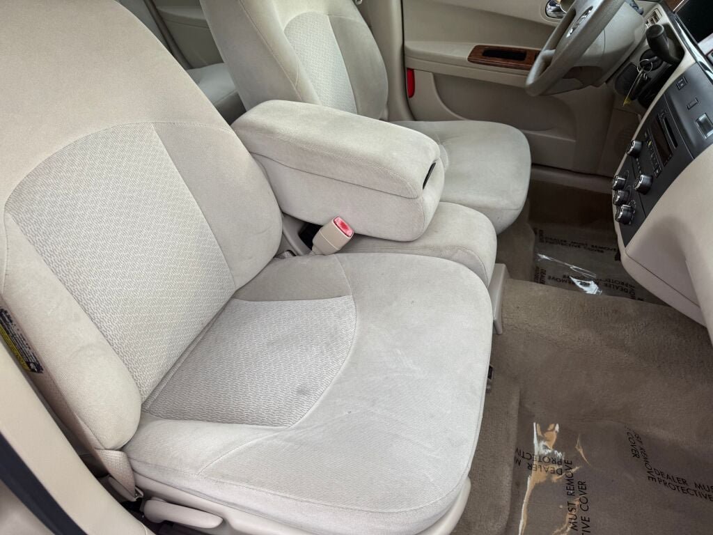 Used 2005 Buick LaCrosse CX FWD image 22