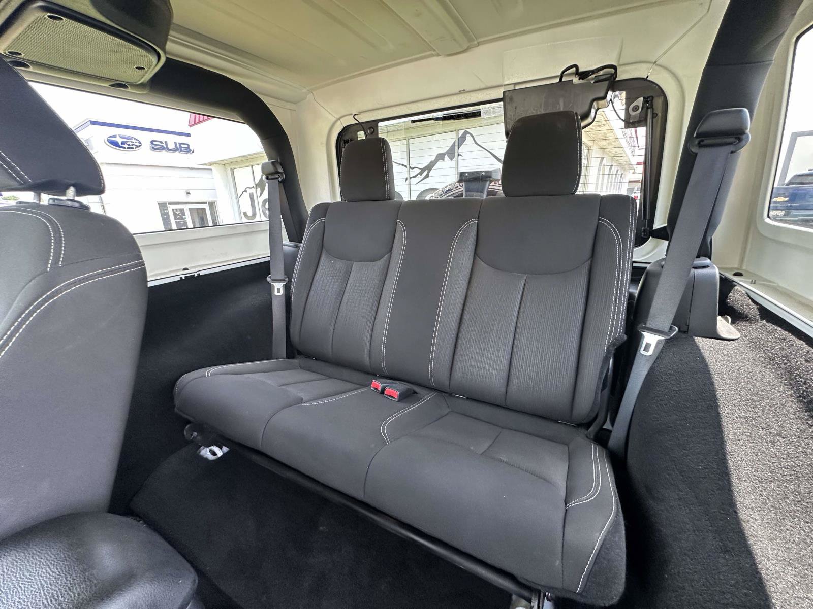 Used 2015 Jeep Wrangler Sahara w/ Connectivity Group AWD/4WD image 29