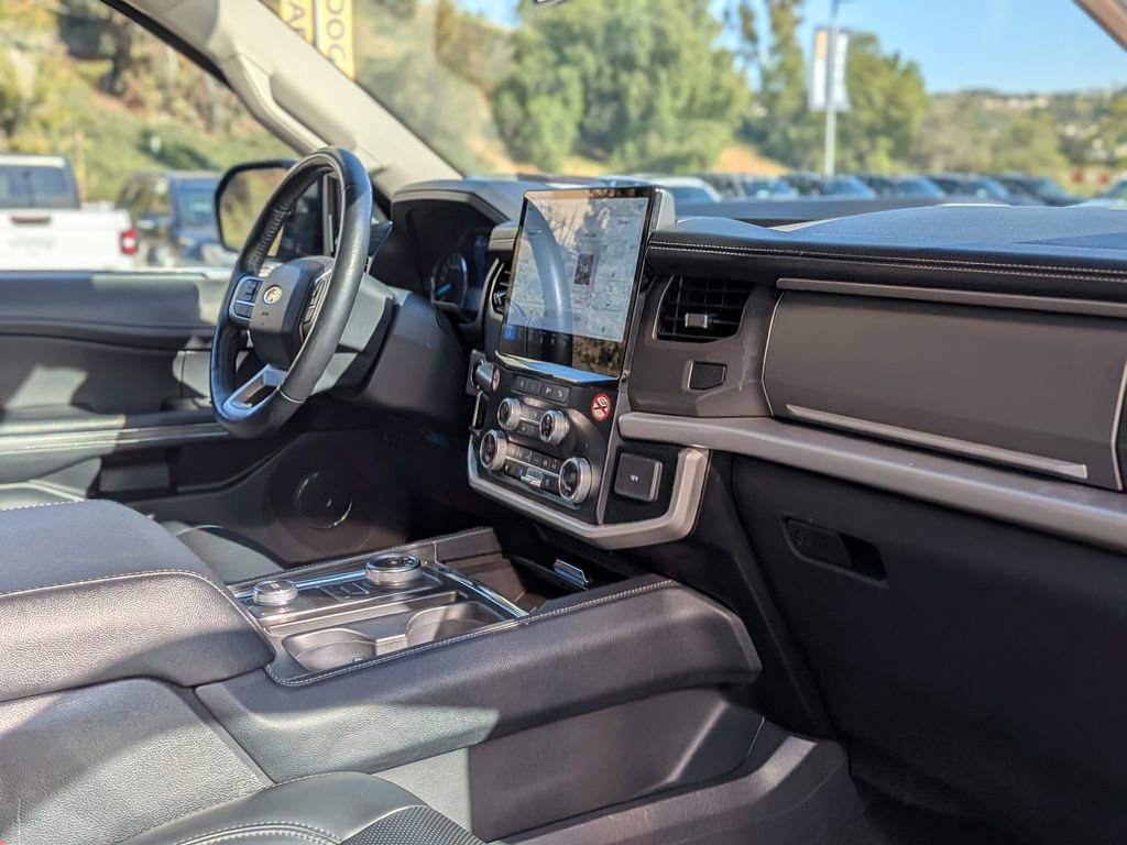 Used 2024 Ford Expedition XLT image 25