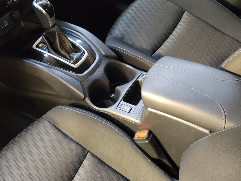 Used 2020 Nissan Rogue SV FWD image 26