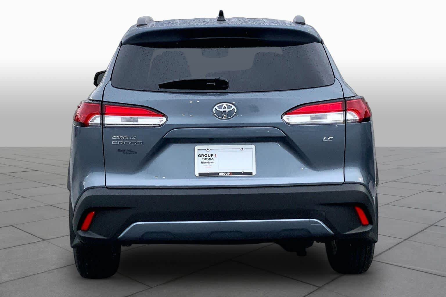 Used 2025 Toyota Corolla Cross LE FWD image 5