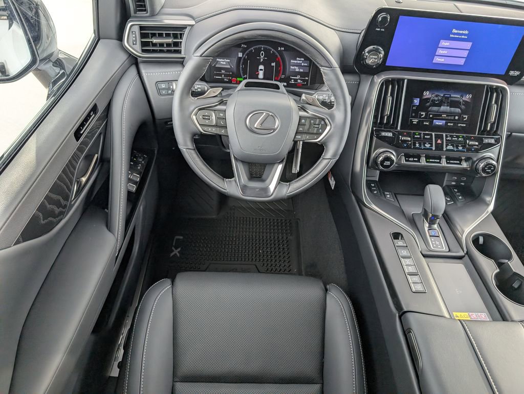 New 2025 Lexus LX 700h Luxury image 8