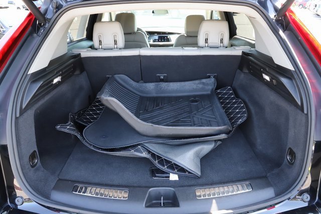 Used 2022 Cadillac XT4 Premium Luxury w/ Safety Alert Package image 9