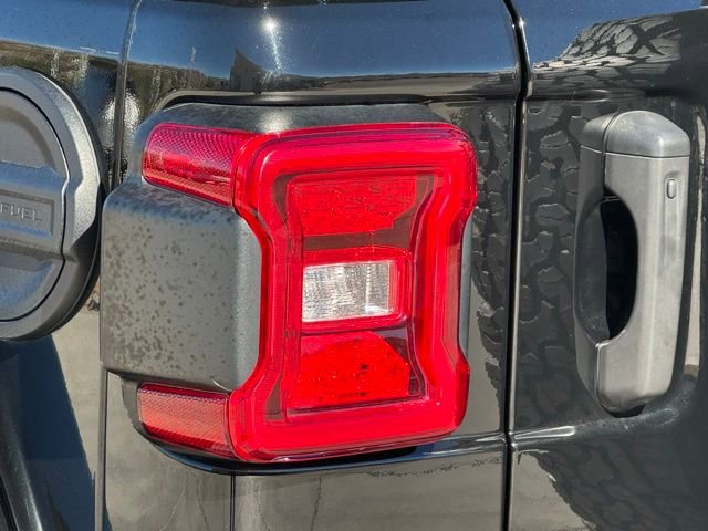 Used 2022 Jeep Wrangler Unlimited Rubicon 4xe w/ Cold Weather Group image 12