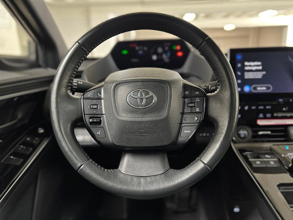 Used 2023 Toyota bZ4X FWD image 32