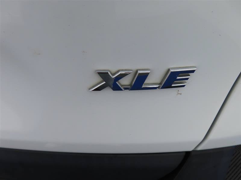 Used 2022 Toyota RAV4 XLE FWD image 11